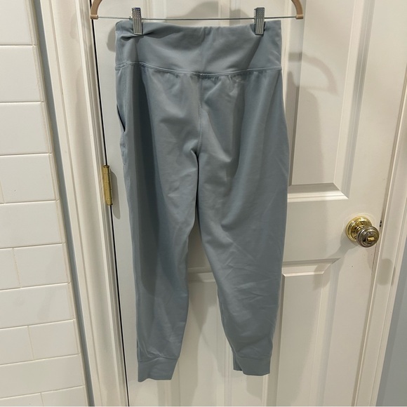Under Armour Light Gray Women’s Motion Joggers Athletic Pants Sz M Pockets - Picture 9 of 11